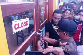 Dua Tempat Karaoke Tak Berizin di Pamekasan Ditutup