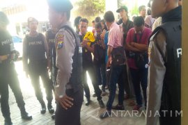 KPK Segel Kantor Inspektorat dan Kejari Pamekasan