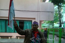 Calhaj Tuban Bawa Merah Putih Siapkan Upacara di Tanah Suci