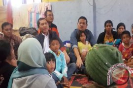 Tinjau Pengungsi Gunung Sinabung