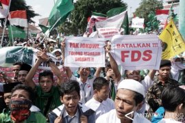 Demo Tolak Full Day School