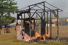 Satpol-Linmas Kota Madiun Latihan Teknik Pemadam Kebakaran