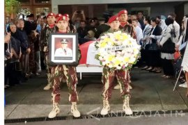 "Orang Dekat" Hadiri Upacara Persemayaman Basofi