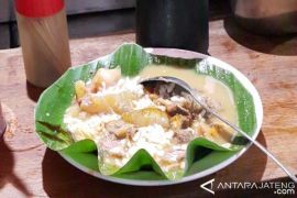 Nasi Gandul Pak Memed Memang "Jos Gandos"