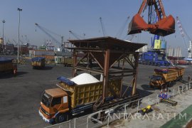 Petani Sumenep: Jangan Jual Murah Garam Impor (Video)