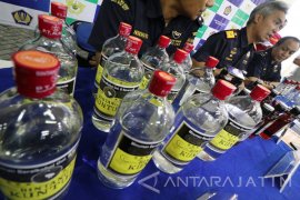 Minuman Keras Palsu Berbahaya