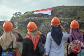 BENDERA RAKSASA KARANG PUTIH Page 1 Small