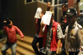 Kejati Jatim Tahan Tiga Tersangka Dana Bergulir