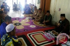Bupati HSS Himbau Warga Laporkan Penyetruman Ikan