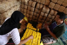 Perajin Tahu Terkendala Kemasan