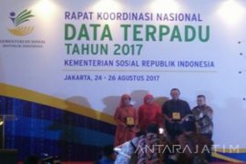 Dinsos Kota Malang Penghargaan "Verifikasi an Validasi Data" Kemensos