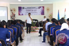 Wagub Sudikerta Inginkan Sinergi Akademisi Kembangkan Peternakan