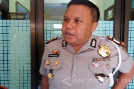 "Calo" Masih Berkeliaran di Kantor Samsat Situbondo