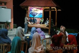 Kominfo Bojonegoro Lawan "Hoax" Lewat "Njungok Bareng"