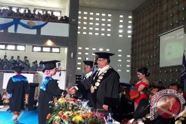 Undiksha Lepas 1.741 Wisudawan, Rektor: Lulusan Kami Punya "Karakter" (Video)