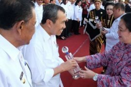 Alarm Persalinan Bidan Desa Siak Masuk 40 Inovasi Terbaik Nasional