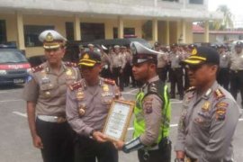 Atas Kesabarannya Ketika Dipukuli Oknum TNI, Bripda Yoga Diberi Penghargaan