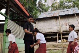 Bupati Meranti Serahkan 26 SK CPNS Guru Garis Depan