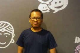 Ngobrol Singkat Dengan Penulis Eka Kurniawan