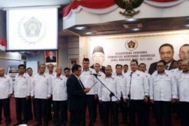 Sekjen PWI Pusat Sampaikan Sejumlah Sorotan Dalam Pelantikan PWI Riau