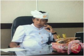 ISI Denpasar "Ngayah" di Pura Kahyangan