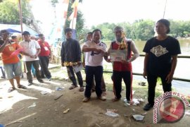 Lomba Sampan Meriahkan Idul Adha di Sekadau Hilir