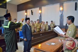 BUPATI BATOLA MELANTIK AUDITOR AHLI UTAMA YAMANI