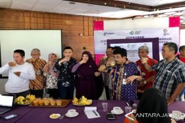 Sosialisasi Germas Diwarnai Minum Jamu Bersama