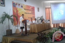 Panambunan Buka Bimtek Penyusunan APBD 2018