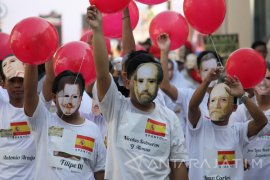 Lari Bertopeng Hari Perdamaian Dunia