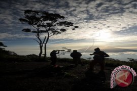 PANORAMA GUNUNG MARAPI Page 1 Small