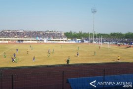 PSIS Gulung Persibat 3-0 