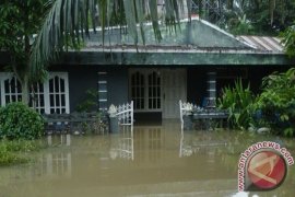 Sekolah dan rumah  di Mukomuko terendam banjir dari lupan sungai