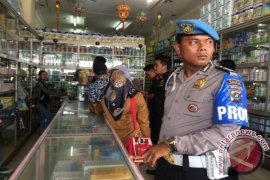 Polisi Sidak Sejumlah Apotik