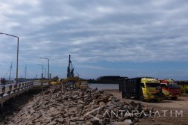 APSI Situbondo Pertanyakan Legalitas Material Proyek Dermaga Baru (Video)