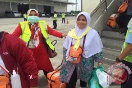 Jemaah Haji Kloter 18 Padangsidimpuan Tiba di Tanah Air