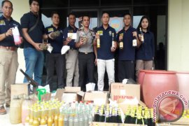 Ditpolairud Bongkar Industri Rumahan Jamu Ilegal 