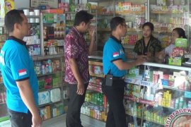 Polisi Razia Apotik Antisipasi Pil PCC
