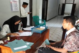 Ratusan Warga Sumenep Daftar Panwascam Pemilu (Video)