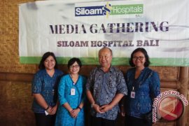 RS Siloam Membantu Pengungsi Gunung Agung