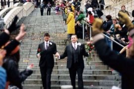 Anggota Parlemen Yahudi Mengundurkan Diri Setelah Hadiri Pernikahan Gay