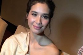 Marsha Timothy Merinding Terima Apresiasi Di Festival Film Internasional Cannes