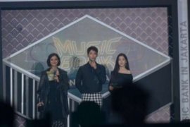 Park Bo Gum Lantunkan Bait Lagu Chrisye di MuBank Jakarta