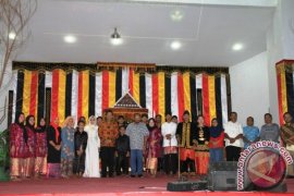 Bupati Sambut Baik Pementasan Drama &acirc;&euro;&oelig;Sibaroar Raja Nasakti&acirc;&euro;