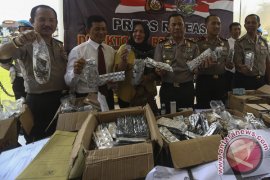 Rilis Obat-Obatan Ilegal Di Palembang Page 1 Small