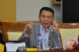 DPR: Perlu Perbaikan Aturan Terkait Senpi Militer