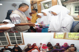 Tim Jumat Keliling IPB Tiba Di Kelurahan Margajaya