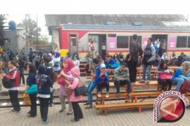 Kereta Rel Listrik Bogor-Angke Anjlok