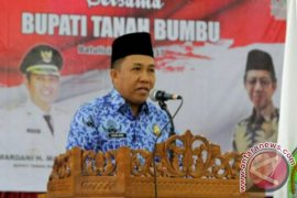Wabup Tanbu Berjanji Awasi Pelayanan BPJS RSUD 