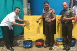 Polisi Buatkan Sumur Untuk Desa Rawan Kekeringan 
